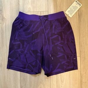lululemon license to train shorts w liner